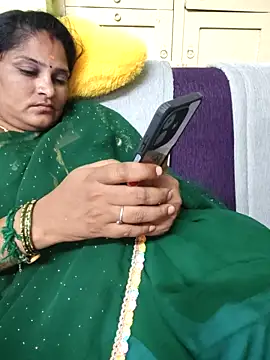 Snapshot of mynatamil143 chatting on 06-05-26, 02:12 mynatamil143 online show from 06-05-26, 02:12