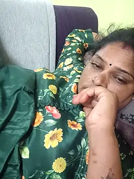 Snapshot of mynatamil143 chatting on 06-11-26, 05:27 mynatamil143 online show from 06-11-26, 05:27