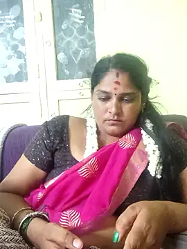 Snapshot of mynatamil143 chatting on 06-11-26, 05:44 mynatamil143 online show from 06-11-26, 05:44