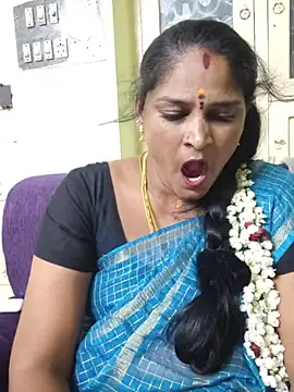 Snapshot of mynatamil143 chatting on 07-12-26, 03:47 mynatamil143 online show from 07-12-26, 03:47