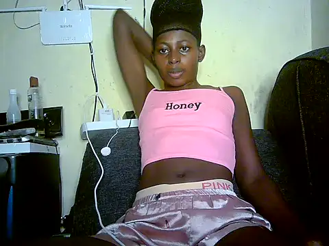 Snapshot of Therry-heart chatting on 05-24-26, 05:01 Therry-heart online show from 05-24-26, 05:01