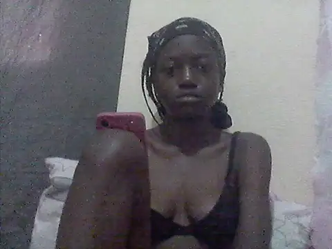 Snapshot of Hot-Ellah chatting on 05-27-26, 03:58 Hot-Ellah online show from 05-27-26, 03:58