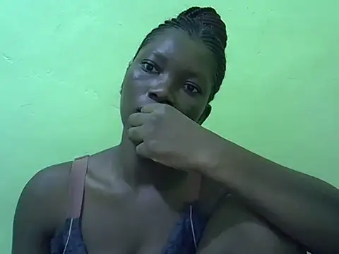 Snapshot of Sweet-Lynn chatting on 06-08-26, 05:08 Sweet-Lynn online show from 06-08-26, 05:08