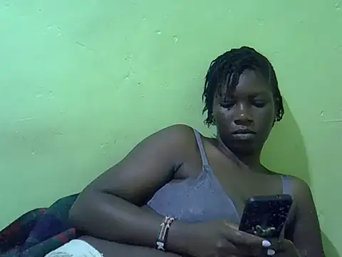 Snapshot of Sweet-Lynn chatting on 07-20-26, 10:39 Sweet-Lynn online show from 07-20-26, 10:39