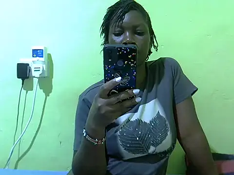 Snapshot of Sweet-Lynn chatting on 07-21-26, 05:37 Sweet-Lynn online show from 07-21-26, 05:37