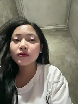 hinami-lo online show from 05-28-26, 04:48