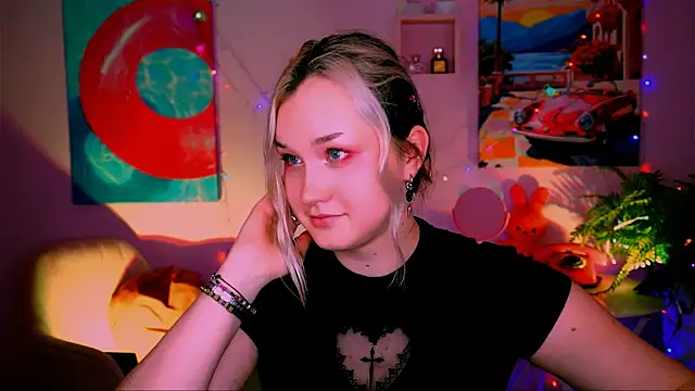 ViolettWoods online show from 05-19-26, 08:31