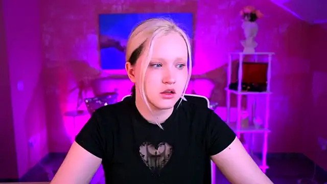 ViolettWoods online show from 06-10-26, 06:12