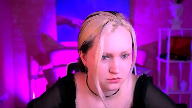 ViolettWoods online show from 06-15-26, 06:15