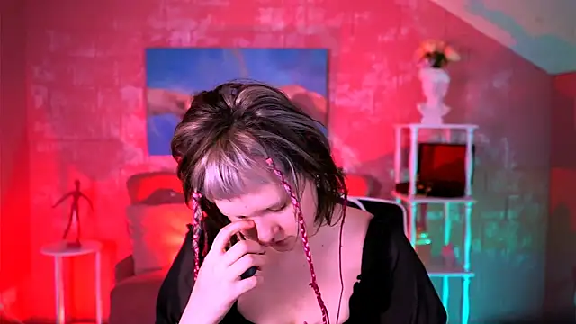 ViolettWoods online show from 07-16-26, 06:19