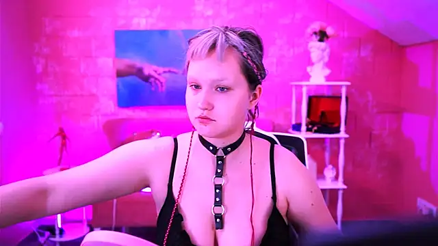 ViolettWoods online show from 07-22-26, 06:27