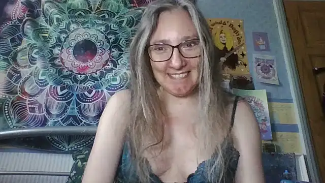 Izzylove47 online show from 05-25-26, 01:06