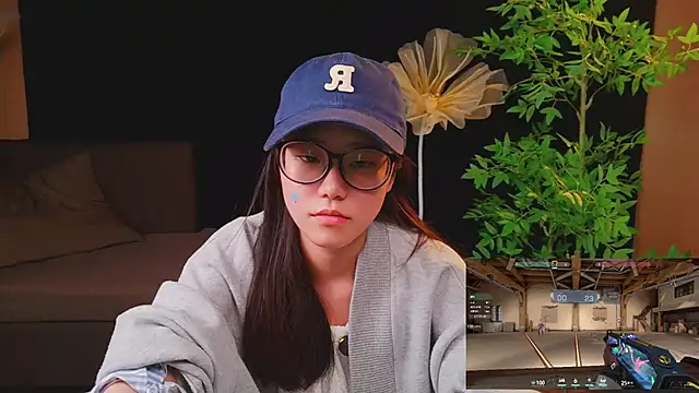 Snapshot of yu598188 chatting on 05-21-26, 01:45 yu598188 online show from 05-21-26, 01:45