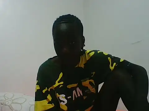 Darkpretty23 online show from 05-19-26, 04:52