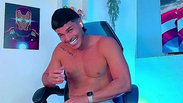 santiago santii online show from 08-06-26, 12:56