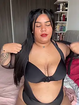 CharlotteFoxx3 online show from 05-20-26, 07:09