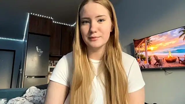 Snapshot of Lisi_Kiss_ chatting on 05-16-26, 05:12 Lisi Kiss online show from 05-16-26, 05:12