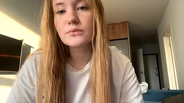 Snapshot of Lisi_Kiss_ chatting on 05-21-26, 05:09 Lisi Kiss online show from 05-21-26, 05:09