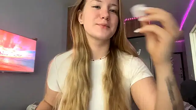 Snapshot of Lisi_Kiss_ chatting on 05-27-26, 10:12 Lisi Kiss online show from 05-27-26, 10:12