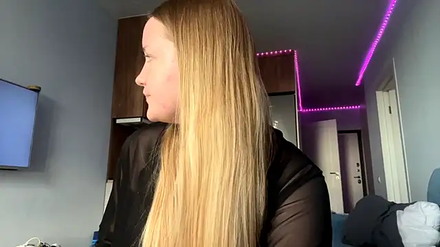 Snapshot of Lisi_Kiss_ chatting on 05-28-26, 04:59 Lisi Kiss online show from 05-28-26, 04:59