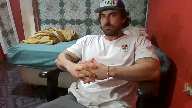 Snapshot of Sarado_Tesudo chatting on 06-03-26, 01:25 Sarado Tesudo online show from 06-03-26, 01:25