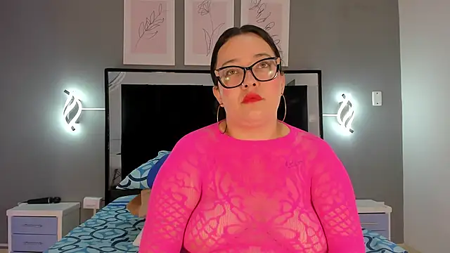 Snapshot of zoe_curvyy chatting on 06-16-26, 12:08 zoe curvyy online show from 06-16-26, 12:08