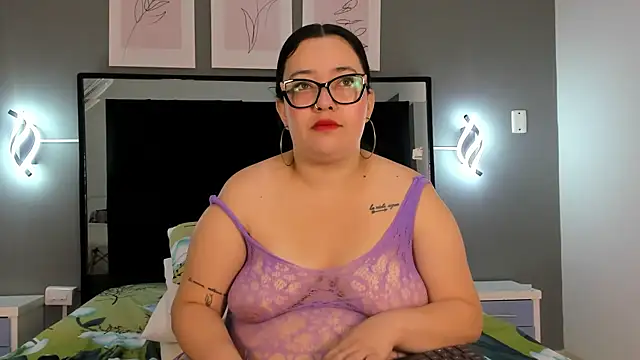 Snapshot of zoe_curvyy chatting on 07-03-26, 12:11 zoe curvyy online show from 07-03-26, 12:11