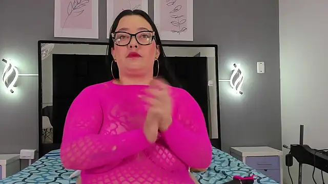 Snapshot of zoe_curvyy chatting on 08-01-26, 12:26 zoe curvyy online show from 08-01-26, 12:26