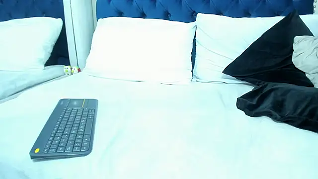 AlondraSosa online show from 05-23-26, 01:37