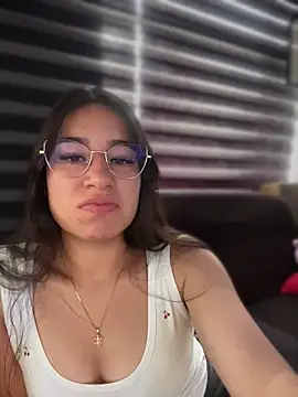 Snapshot of Klohe_LS chatting on 05-16-26, 12:37 Klohe LS online show from 05-16-26, 12:37