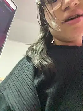 Snapshot of Klohe_LS chatting on 05-22-26, 01:17 Klohe LS online show from 05-22-26, 01:17