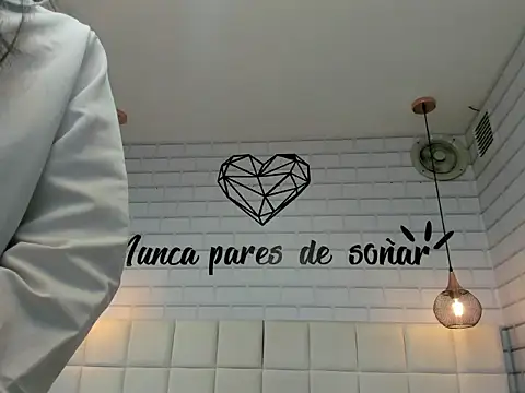 Aura sander4u online show from 07-10-26, 06:32