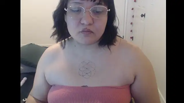 Snapshot of MaevenNectar chatting on 06-20-26, 10:23 MaevenNectar online show from 06-20-26, 10:23