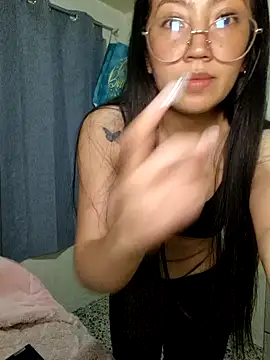 Snapshot of victoria_722 chatting on 06-18-26, 12:22 victoria 722 online show from 06-18-26, 12:22