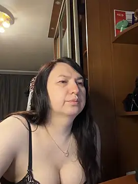 Snapshot of EvaBeautyXxX chatting on 06-14-26, 04:36 EvaBeautyXxX online show from 06-14-26, 04:36