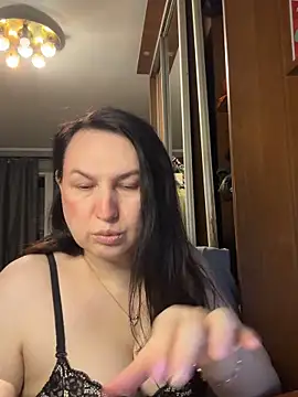 Snapshot of EvaBeautyXxX chatting on 06-14-26, 10:45 EvaBeautyXxX online show from 06-14-26, 10:45