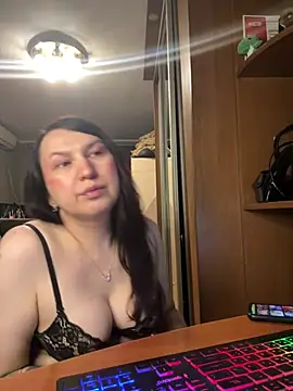 Snapshot of EvaBeautyXxX chatting on 07-17-26, 10:36 EvaBeautyXxX online show from 07-17-26, 10:36