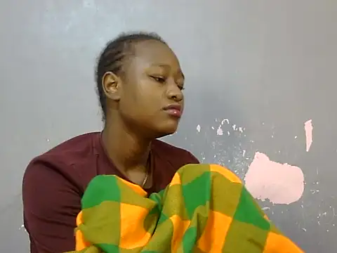 Snapshot of Petite_Ebony10 chatting on 06-18-26, 04:57 Petite Ebony10 online show from 06-18-26, 04:57
