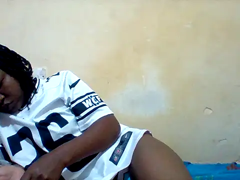 Snapshot of Camilla-Sweets chatting on 05-23-26, 02:50 Camilla-Sweets online show from 05-23-26, 02:50