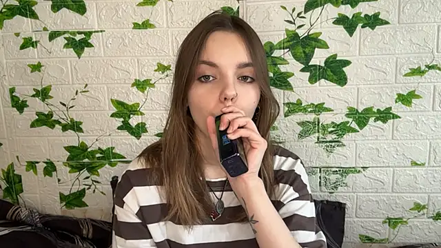 Snapshot of LisaPorse chatting on 05-23-26, 06:51 LisaPorse online show from 05-23-26, 06:51