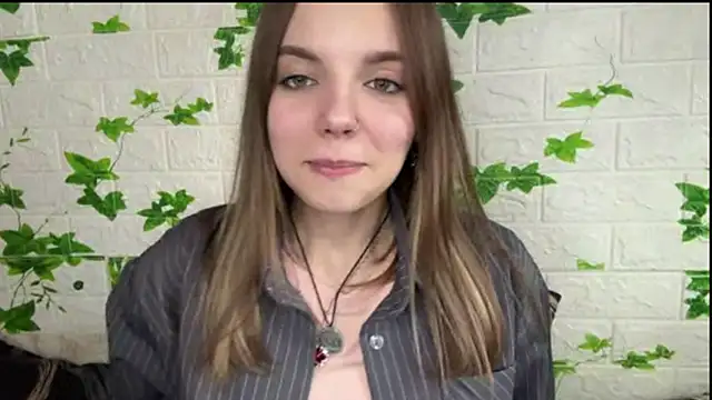 Snapshot of LisaPorse chatting on 06-01-26, 02:30 LisaPorse online show from 06-01-26, 02:30
