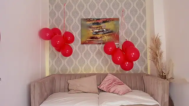 Nikki Rousmel online show from 05-23-26, 04:18