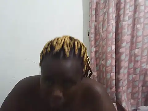 Snapshot of yummyqueen254 chatting on 07-14-26, 07:30 yummyqueen254 online show from 07-14-26, 07:30