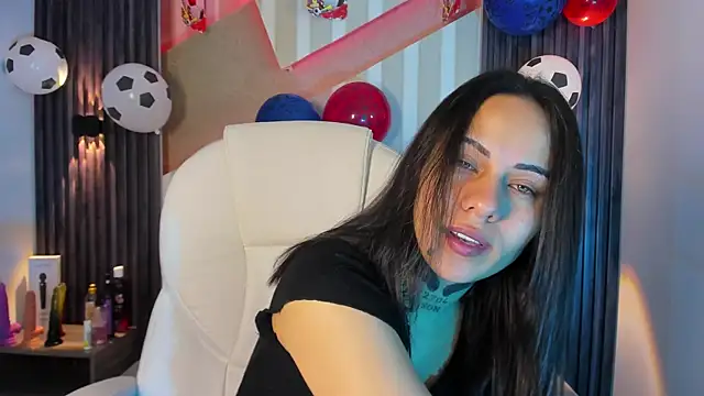 MadisonYoung000 online show from 06-25-26, 12:42