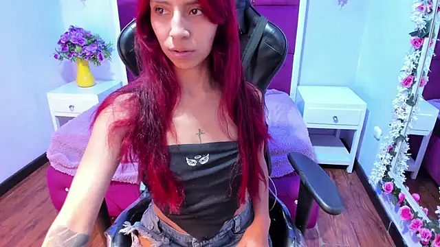 Snapshot of NinaaXXX_ chatting on 06-09-26, 10:10 NinaaXXX online show from 06-09-26, 10:10