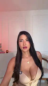 Snapshot of Anny_Honeey chatting on 05-22-26, 01:28 Anny Honeey online show from 05-22-26, 01:28