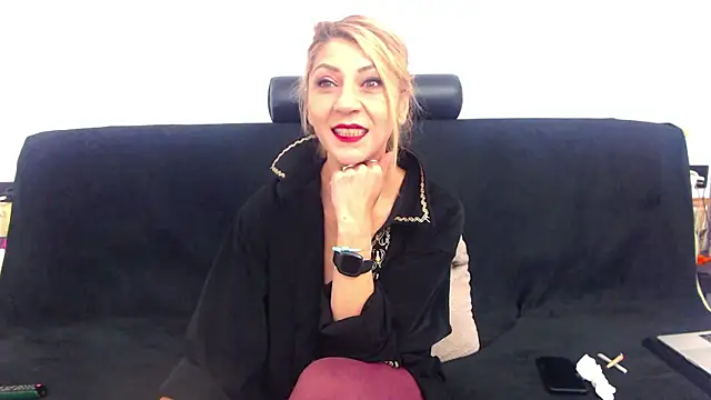 FoxyloveXXX online show from 07-22-26, 08:11