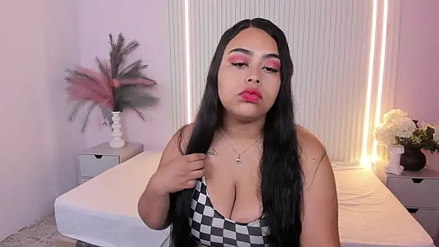 MiaLane3 online show from 05-25-26, 11:38