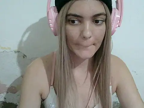 Angel Ristoww online show from 05-20-26, 01:34
