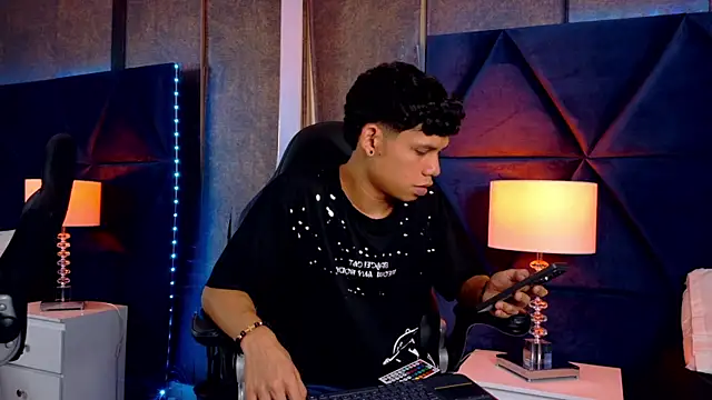 ThiagoFerrer  online show from 05-22-26, 04:08
